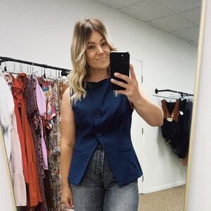 CIDER navy blue vest. sz medium